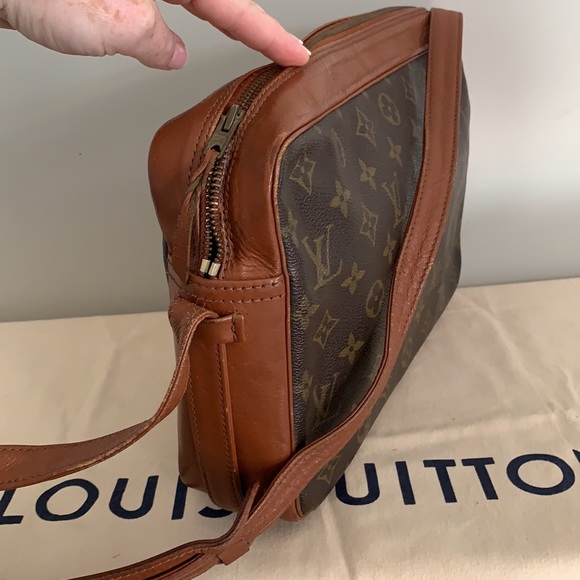 Authentic Louis Vuitton Crossbody Messenger Vintage - Picture 4 of 13